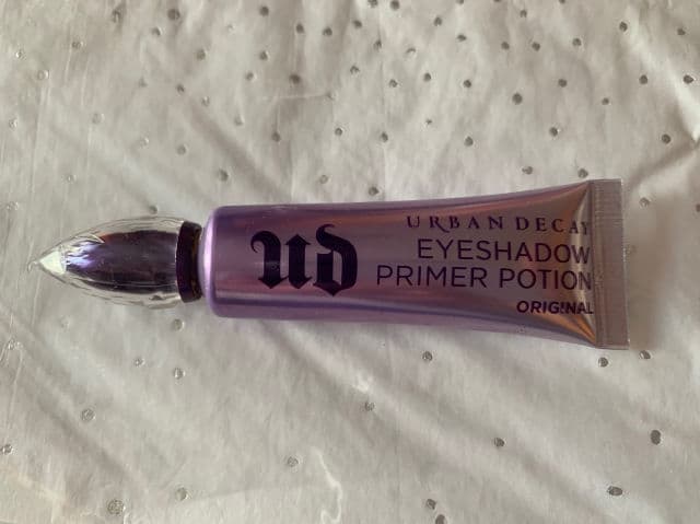 Urban Decay Eyeshadow Primer Potion - Original review photo by Crizzpy