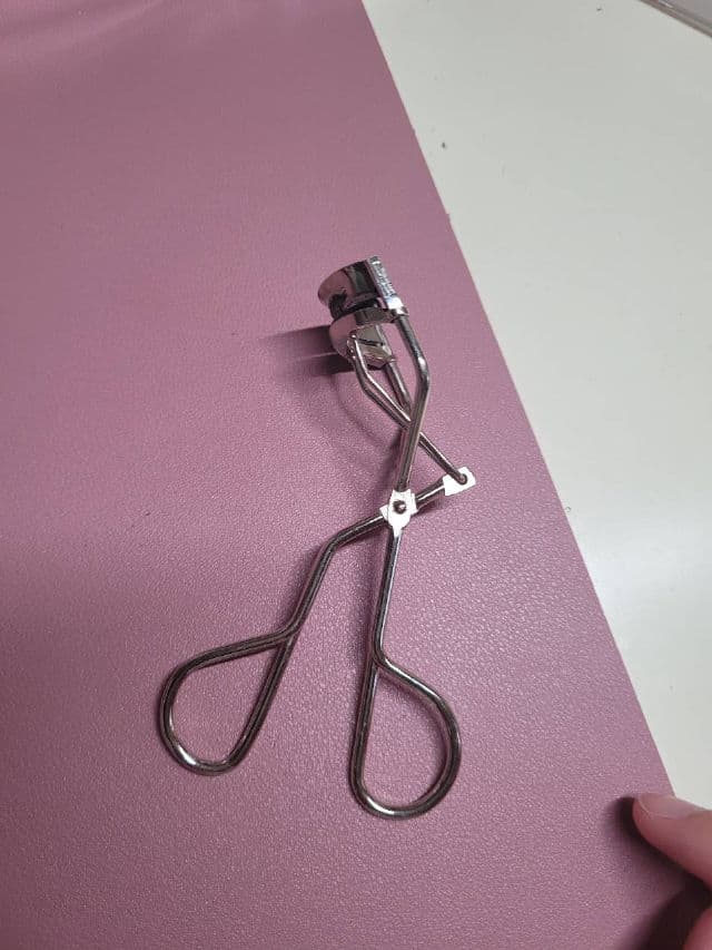 Shu Uemura S Curler review photo by MelodytheCat