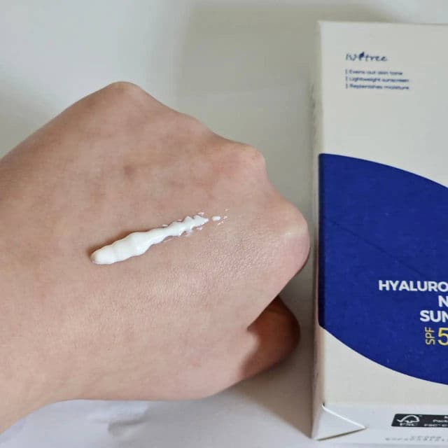 ISNTREE Hyaluronic Acid Natural Sun Cream SPF50+ PA++++ review photo by nLynn