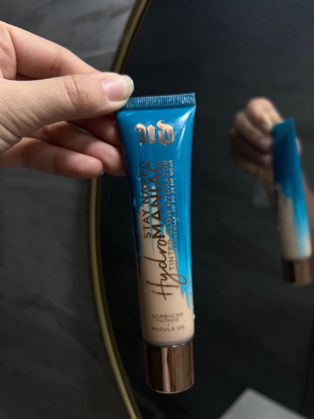 Urban Decay HydroManiac Tinted Glow Hydrator review photo by EdguiAy