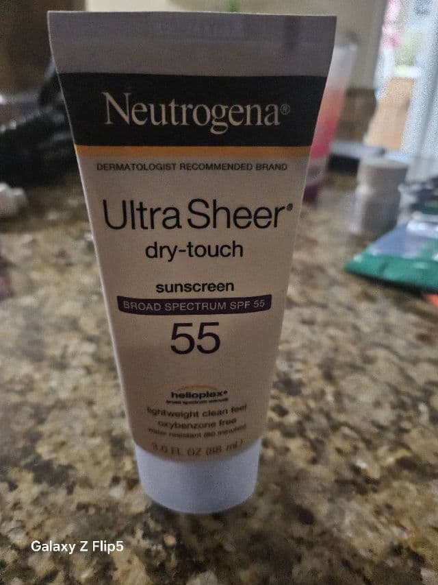 Neutrogena Ultra Sheer Dry-Touch Sunscreen SPF 45 review photo by Roxy479