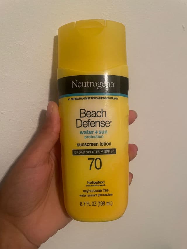 Neutrogena Beach Defense Sunscreen Lotion Broad Spectrum SPF 70 review photo by Dely