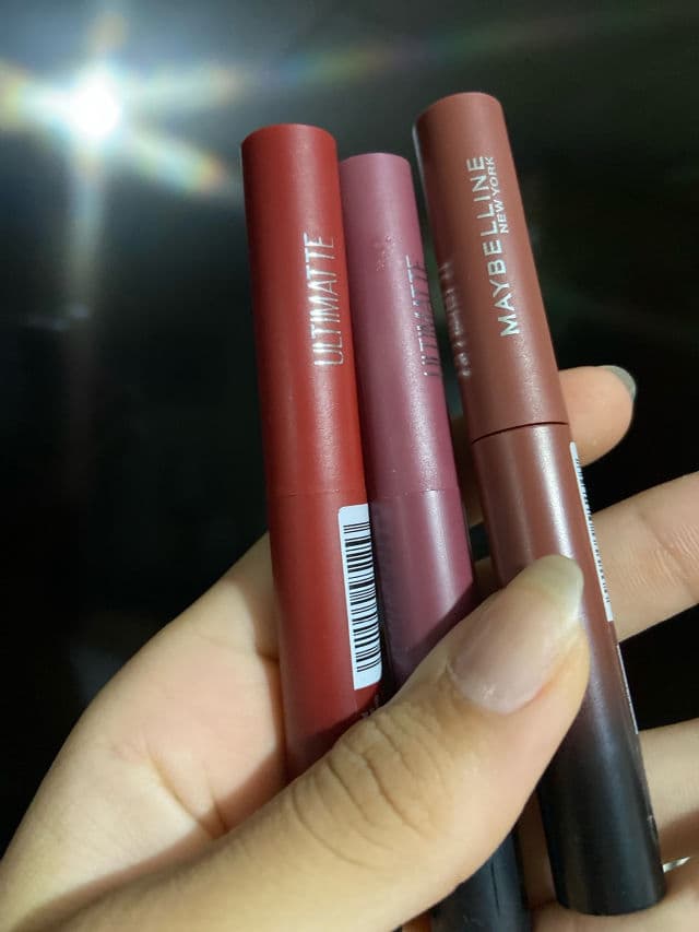 Maybelline Color Sensational Ultimatte Slim Lipstick review photo by Darihana