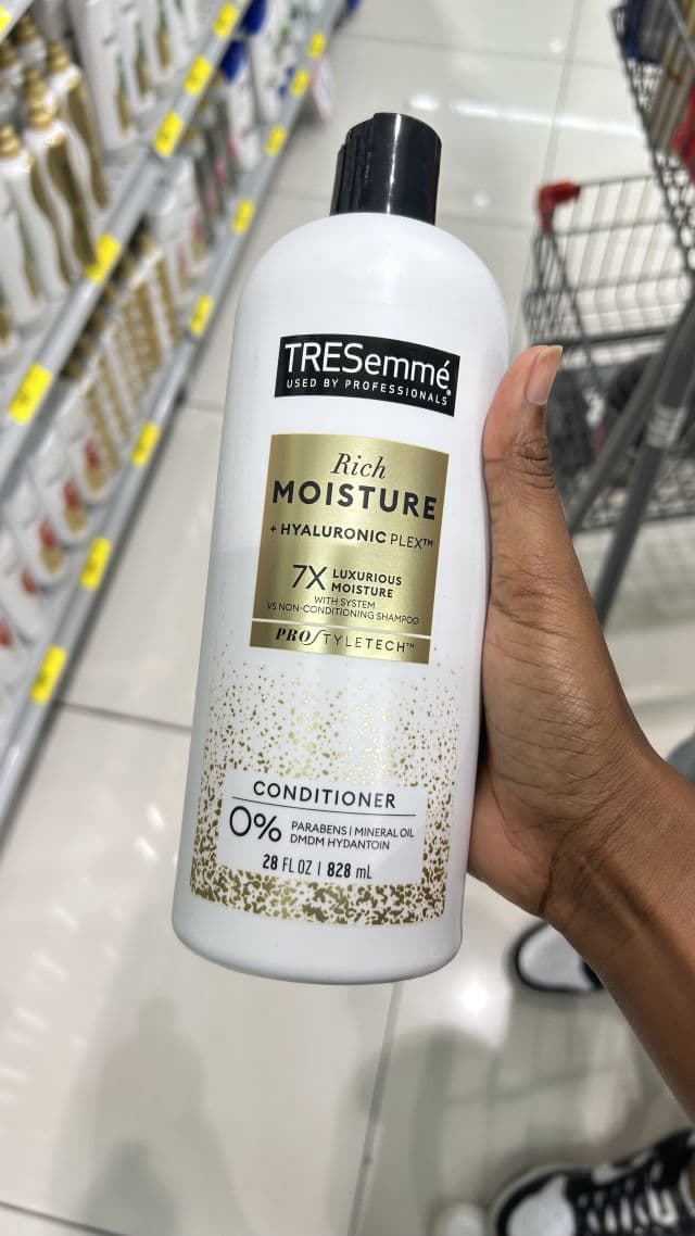 TRESemme Rich Moisture Conditioner for Dry Hair review photo by LoidaMua