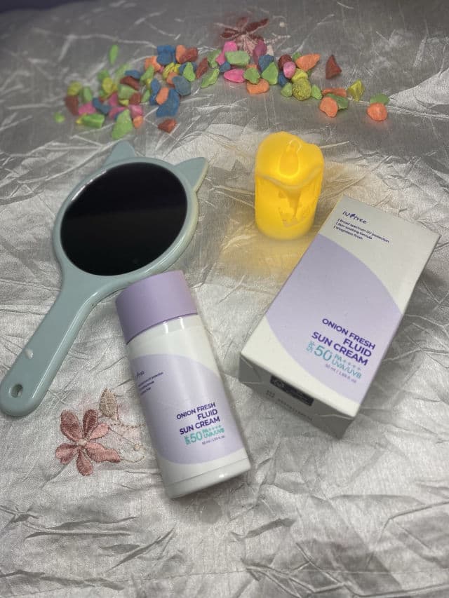 ISNTREE Onion Fresh Fluid Sun Cream SPF50+ PA++++ review photo by zainii