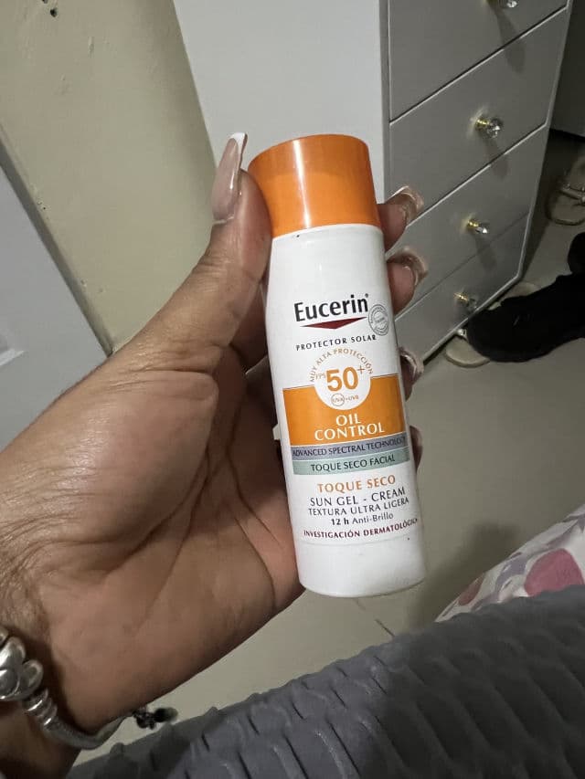 Eucerin Age Defense + Hyaluronic Acid Sunscreen SPF50 review photo by susanametivier