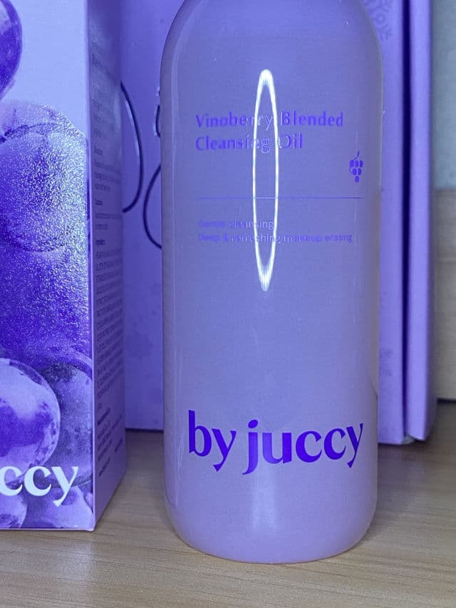 By Juccy Vinoberry Blended Cleansing Oil review photo by Joystar198