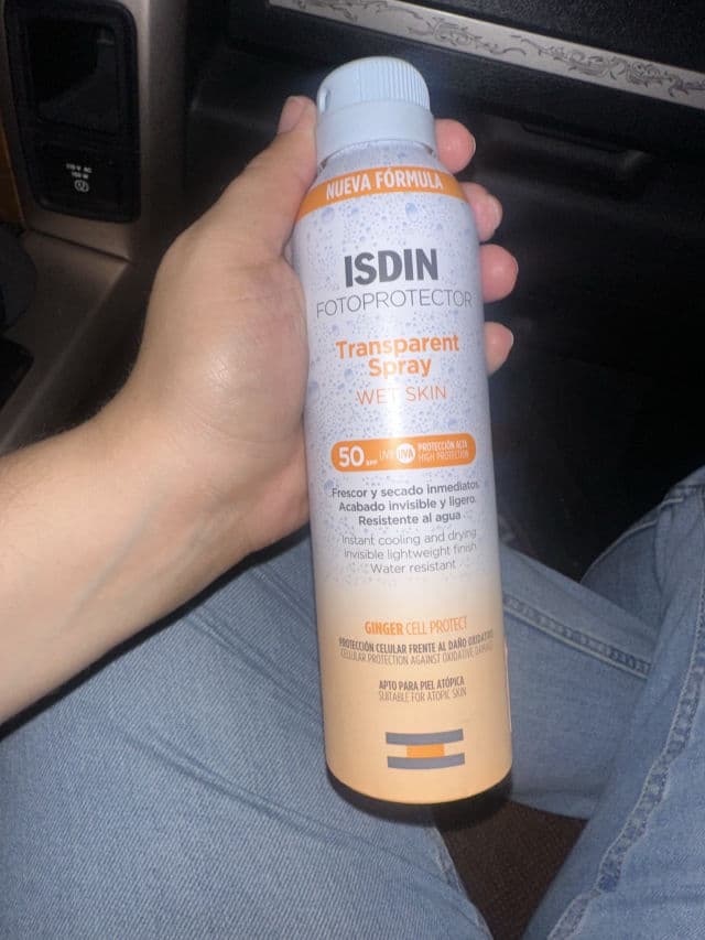 ISDIN Fotoprotector Transparent Spray Wet Skin SPF 50 review photo by RichelTaveras