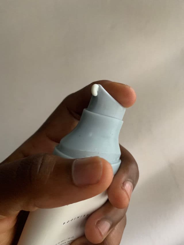 SKIN1004 Madagascar Centella Hyalu-Cica Water-Fit Sun Serum SPF50+ PA++++ review photo by Derealzana