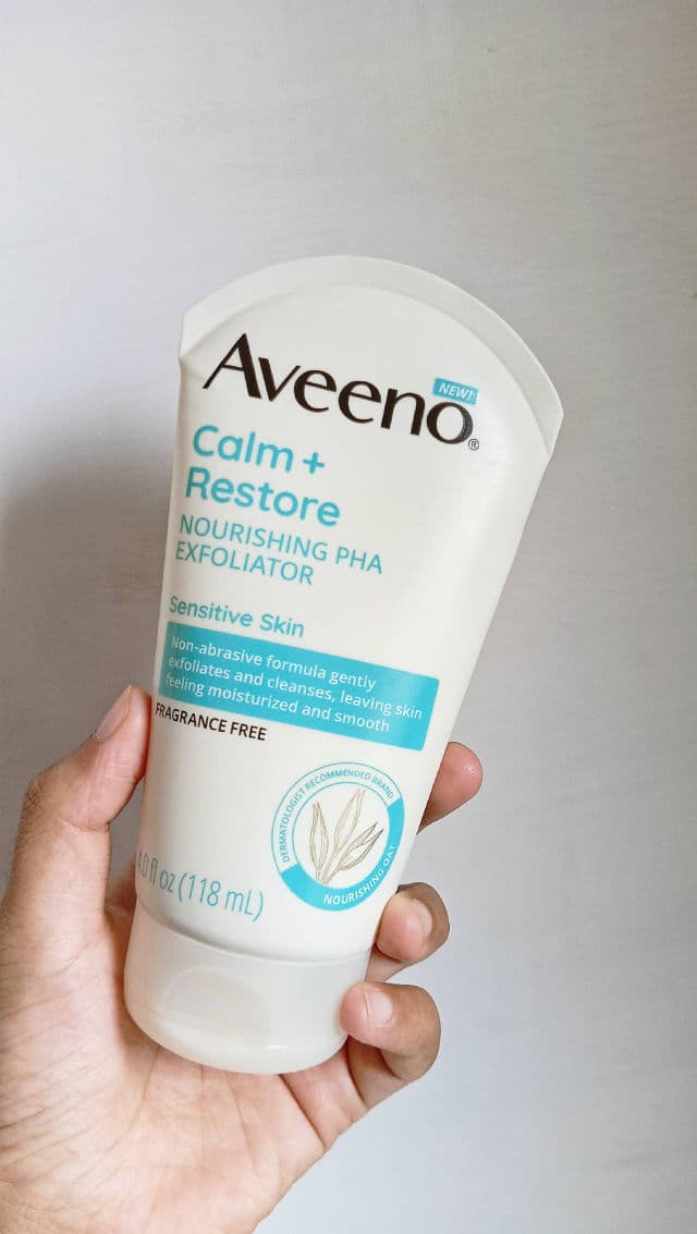 Aveeno Calm + Restore Nourishing PHA Facial Exfoliator review photo by Kanishkaaa
