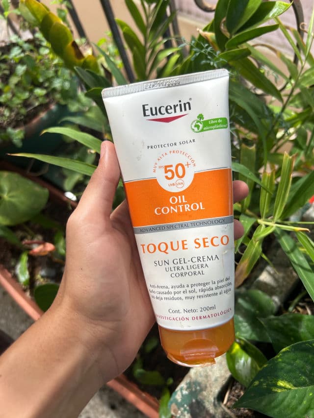 Eucerin Oil Control Corporal Gel-Crema Toque Seco FPS 50+ review photo by briannadelo