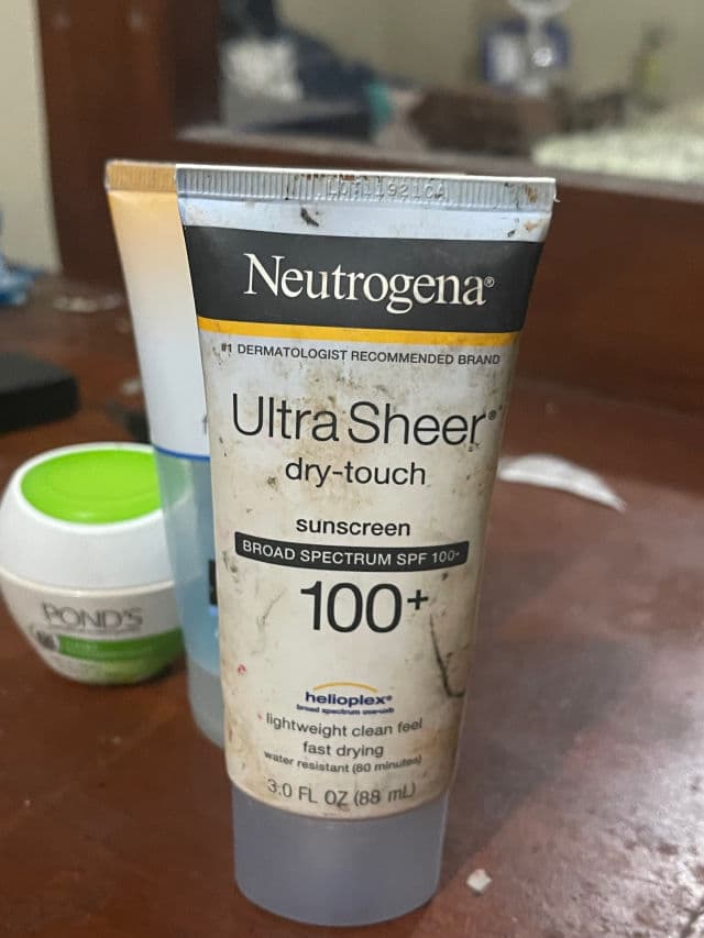 Neutrogena Ultra Sheer Dry Touch Sunscreen SPF 100+ review photo by hillyfer