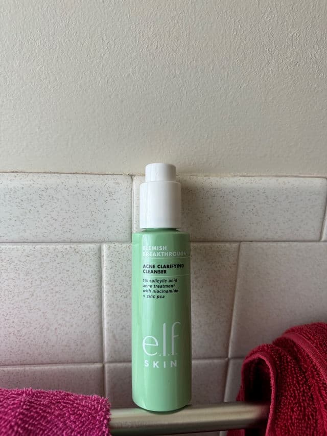 ELF Blemish Breakthrough Acne Clarifying Cleanser review photo by ummyara