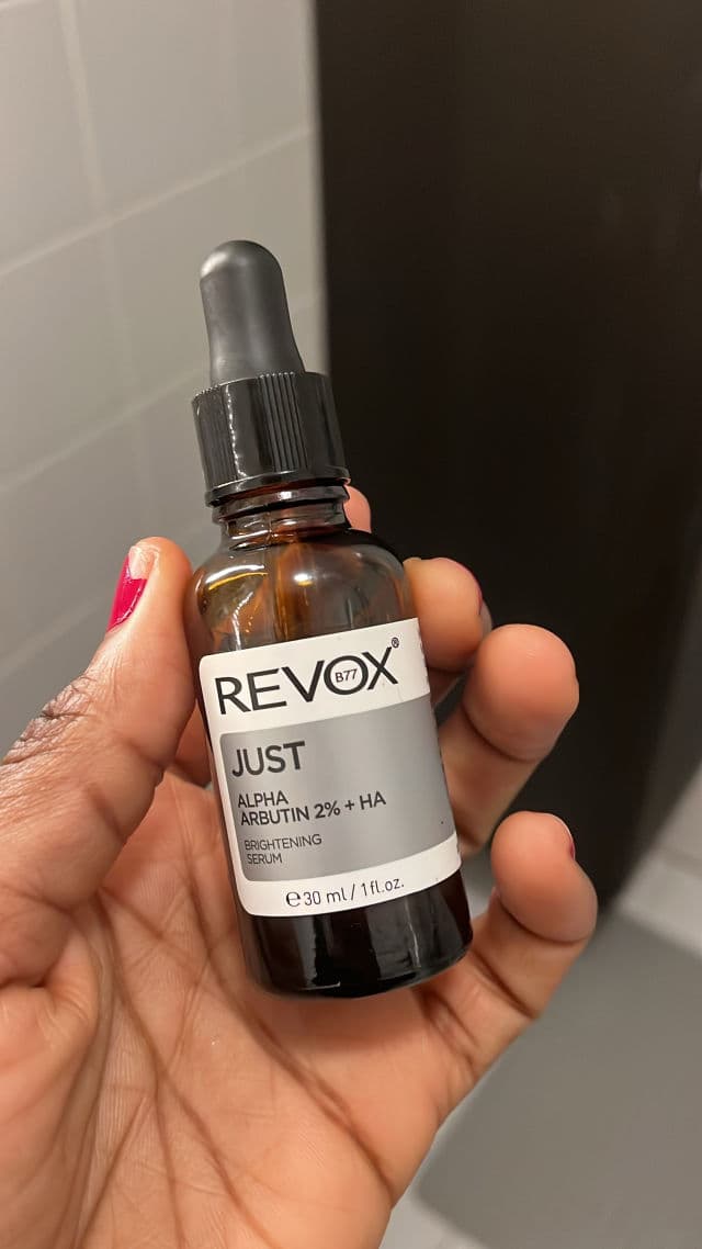 Revox Alpha Arbutin 2% + HA review photo by Hannnatu