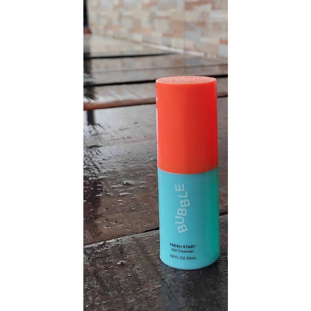 Bubble Fresh Start Gel Cleanser review photo by Steffie