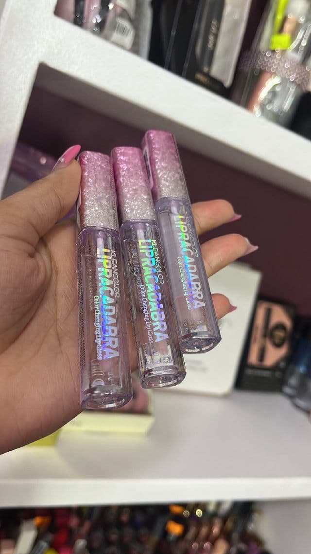 KleanColor Lipracadabra Color Changing Lip Gloss  review photo by yaniebel