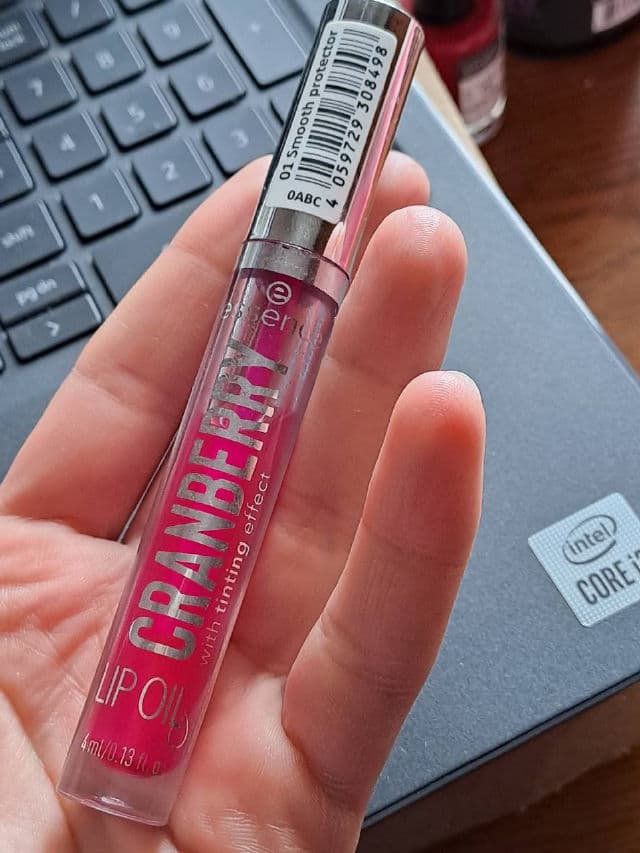 Essence Cranberry Lip Oil review photo by ninias