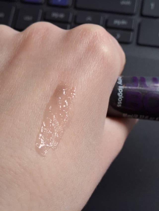 Essence Juicy Bomb Shiny Lipgloss - 04 Crazy Cherry review photo by ninias