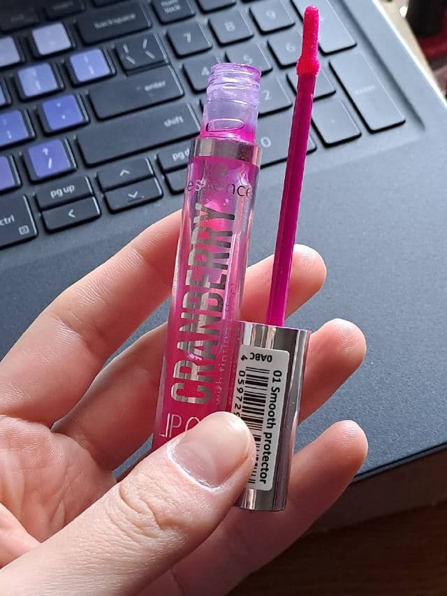 Essence Cranberry Lip Oil review photo by ninias