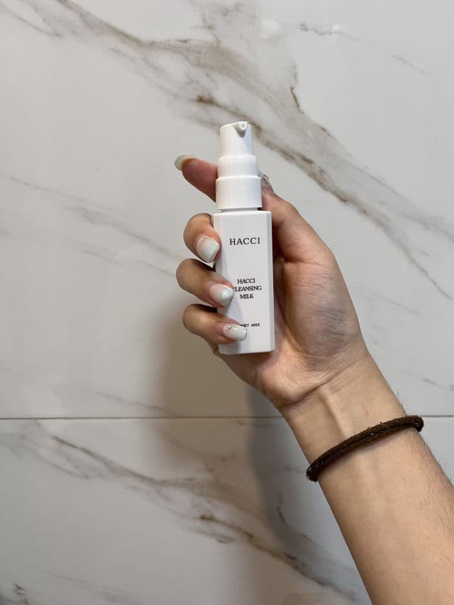 Hacci Cleansing Milk review photo by jaycielol