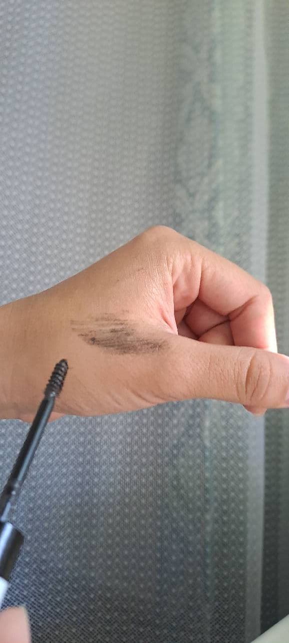 Essence Make Me Brow Eyebrow Gel Mascara review photo by Janikas