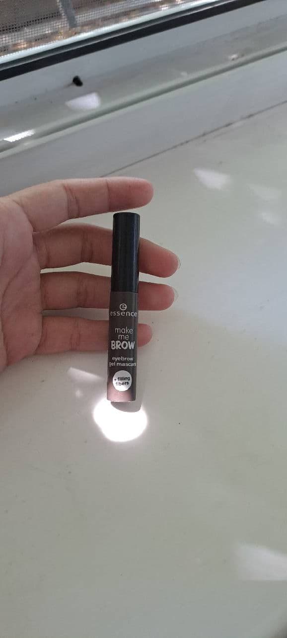 Essence Make Me Brow Eyebrow Gel Mascara review photo by Janikas