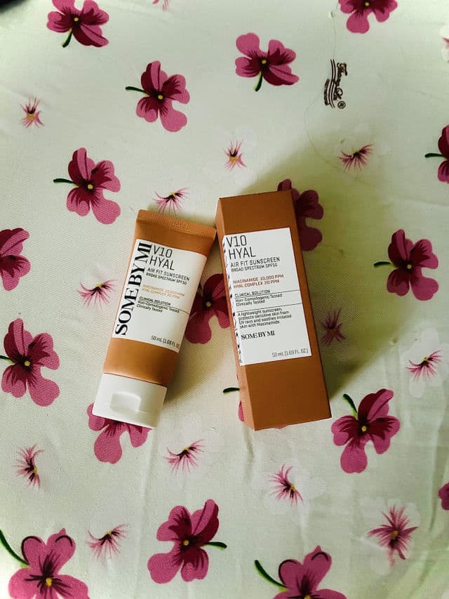 Some By Mi V10 Hyal Air Fit Sunscreen SPF50 review photo by gentlezskincare