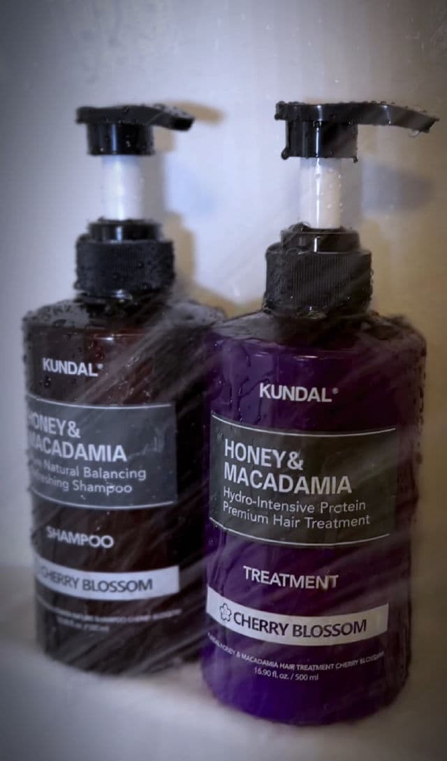 Kundal Honey & Macadamia Shampoo - Cherry Blossom review photo by Marianaaa