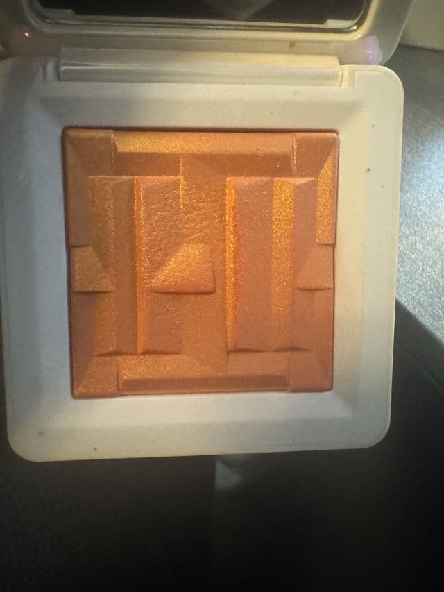 Haus Labs by Lady Gaga Bio-Radiant Gel-Powder Highlighter review photo by kristy042015