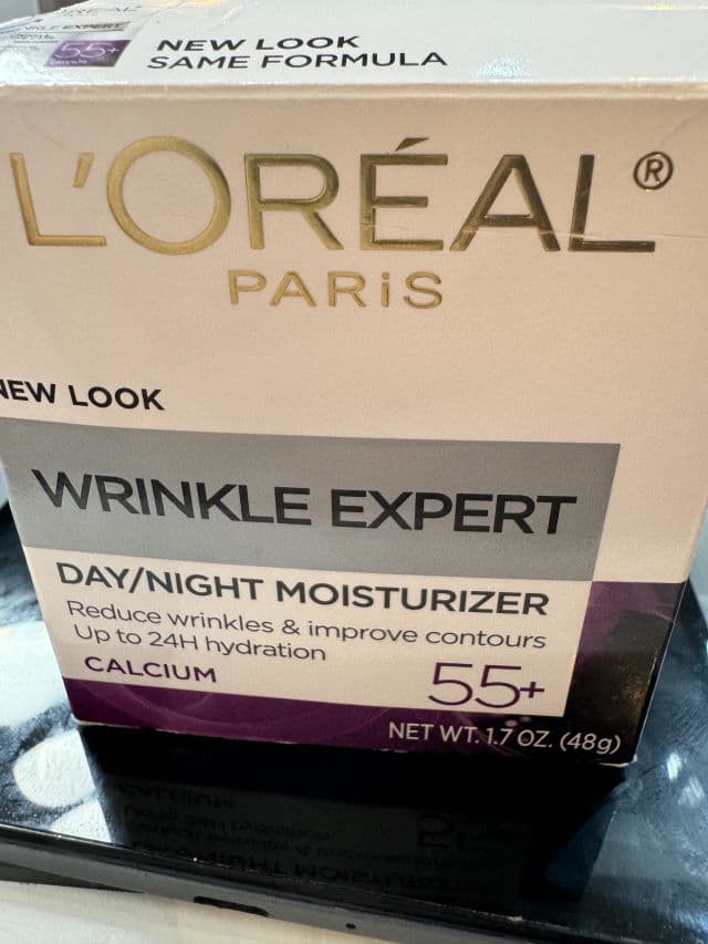 L'Oreal Paris Wrinkle Expert Day/Night Moisturizer review photo by JulieAnn47