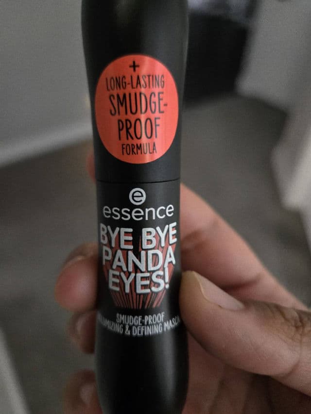 Essence Bye Bye Panda Eyes! Smudge-proof Volumizing & Defining Mascara review photo by mswizzle