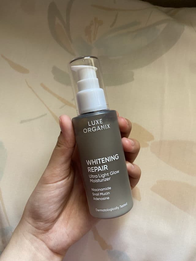 Luxe Organix Whitening Repair Ultra Light Glow Moisturizer review photo by lesyeuxdivine