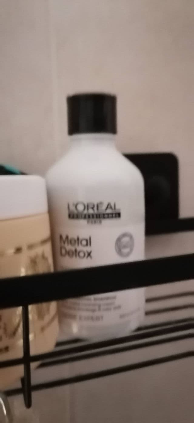 L'Oreal Professionnel Serie Expert Metal Detox Professional Shampoo review photo by isabella21