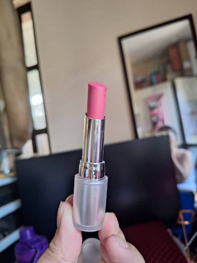 Issy & Co. Solar Balm SPF30 PA+++ in Melodrama (Natural Finish) review photo by Chrissyrecommends