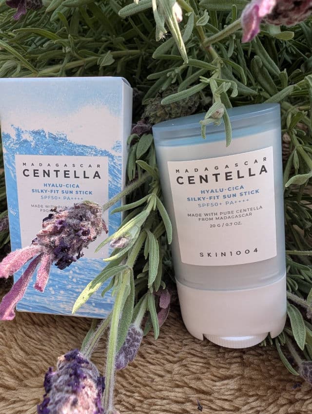 SKIN1004 Madagascar Centella Hyalu-Cica Silky-fit Sun Stick SPF50+ PA++++ review photo by rieliving11