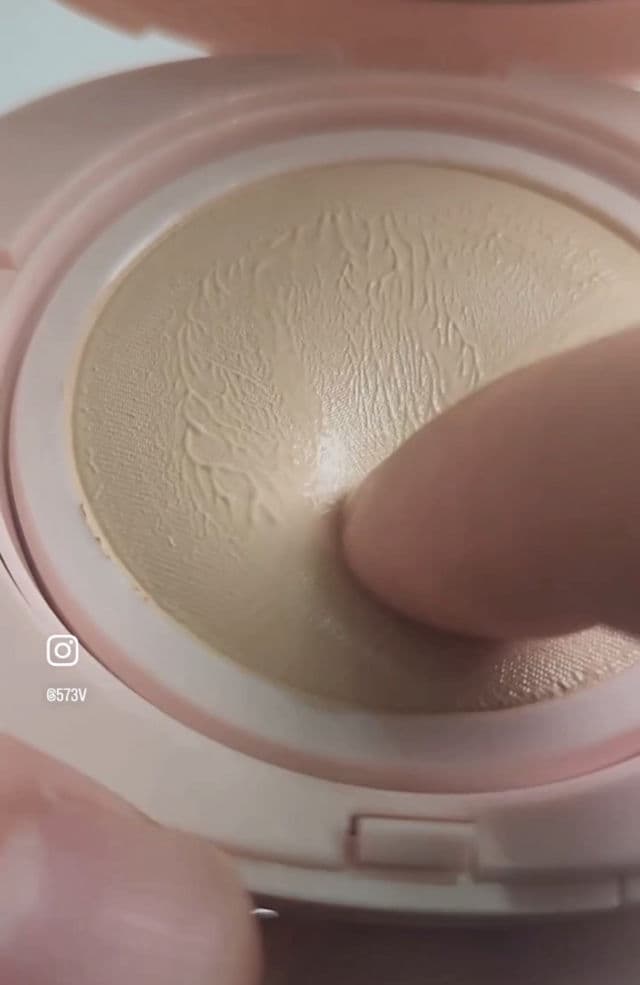 Milk Touch All Day Skin Fit Glow Cushion SPF50+ PA++++ review photo by Hlanderz