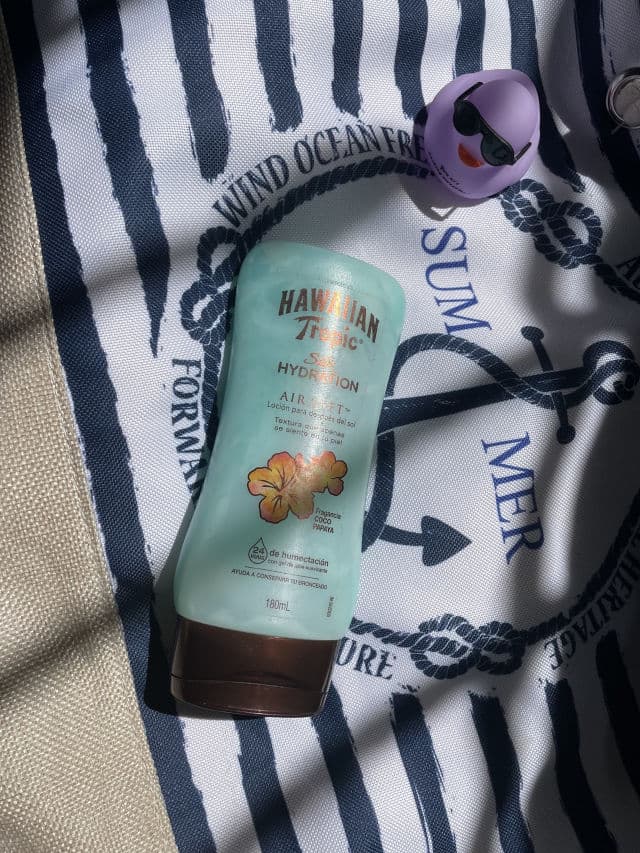 Hawaiian Tropic Silk Hydration After Sun Ultra Hydrating Lotion and Soothing Aloe Gel Coconut Papaya review photo by EasyPixy