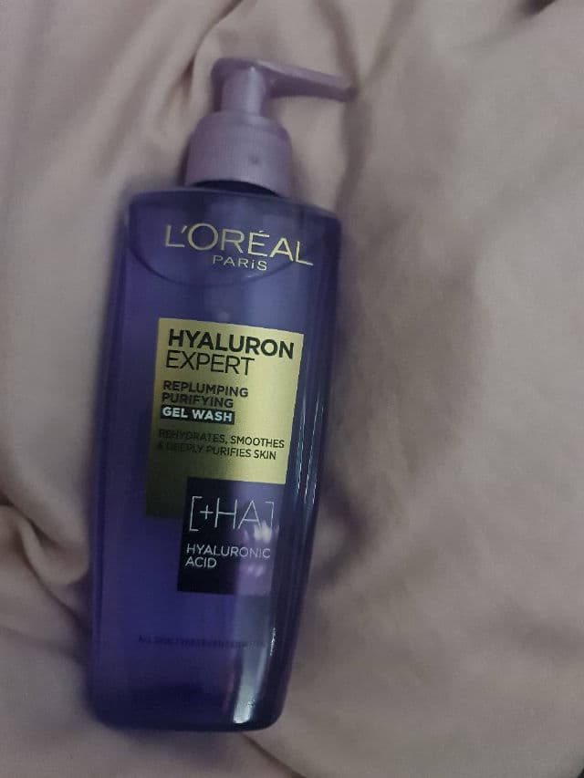 L'Oreal Paris Hyaluron Specialist Replumping Purifying Gel Wash review photo by Pocketminxuk
