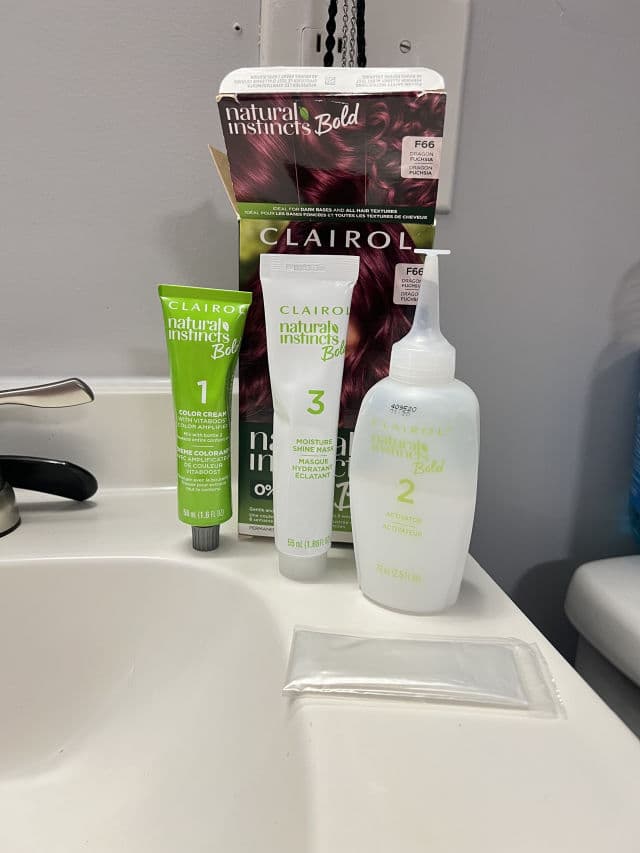 Clairol Natural Instincts Hair Color Bold - R56 review photo by AuntDD