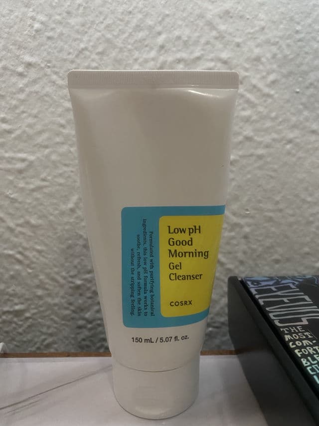 COSRX Low pH Good Morning Gel Cleanser review photo by jessical329