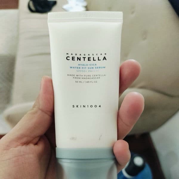 SKIN1004 Madagascar Centella Hyalu-Cica Water-Fit Sun Serum SPF50+ PA++++ review photo by Gabriela14