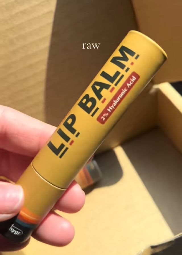 hygr Natural Tinted Lip Balm + 2 % Hyaluronic Acid - Hibiscus review photo by 444ngelbeauty