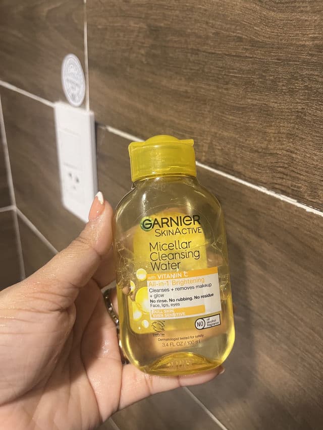 Garnier Micellar Cleansing Water with Vitamin C review photo by kasandritasc