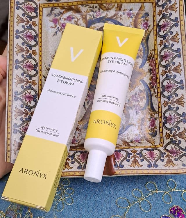 MediFlower Aronyx Vitamin Brightening Eye Cream review photo by ladybird