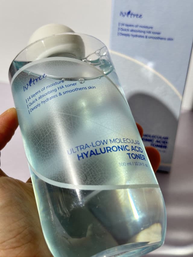 ISNTREE Ultra Low Molecular Hyaluronic Acid Toner review photo by dianewil