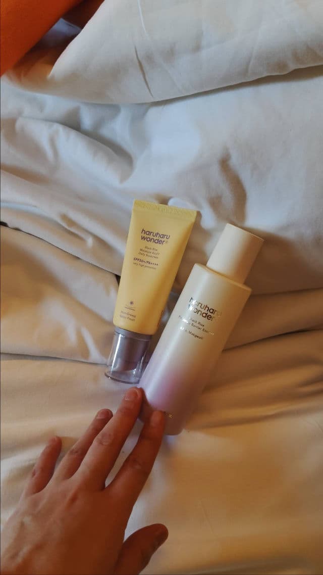 HaruHaru WONDER Black Rice Moisture Airyfit Sunscreen SPF50+/PA++++ review photo by xaravelaUGC