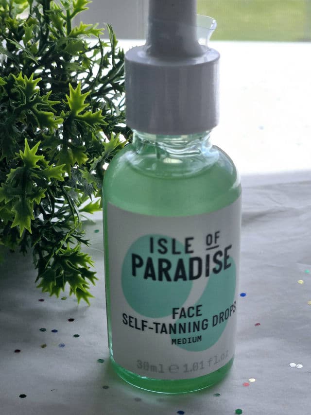 Isle of Paradise Medium Self-Tanning Body Drops review photo by berirashika