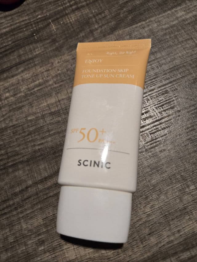 SCINIC Enjoy Foundation-Skip Tone Up Sun Cream SPF 50+ PA++++ review photo by saemiii7