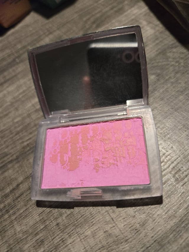 Dior Backstage Rosy Glow Blush 004 Coral review photo by saemiii7