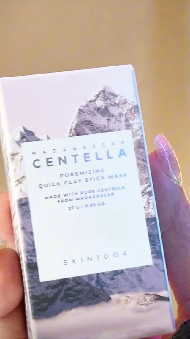 SKIN1004 Madagascar Centella Poremizing Quick Clay Stick Mask review photo by Amana05